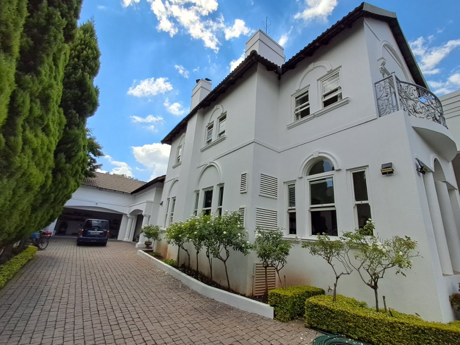 5 Bedroom Property for Sale in Rustenburg Central North West